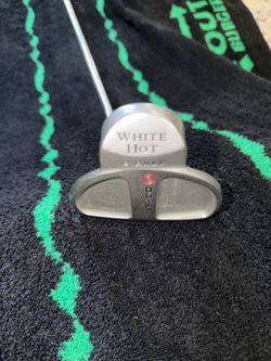 Golf putter
