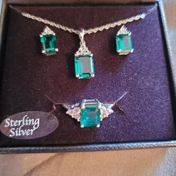 Emerald And White Sapphire Set