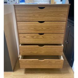 Dresser/ Five drawers dresser