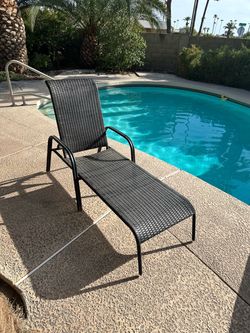 Patio lounge chair