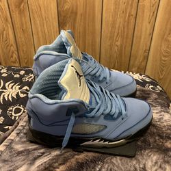 Jordan 5s UNC Blues 