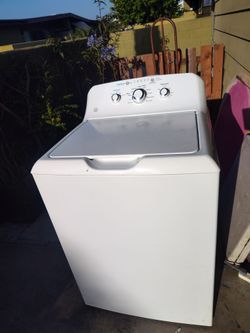 $150 FIRM PRICE!!! GE Washer 4.0 cu. ft. Top Load Washer in White with Stainless Steel Basket / REALLY GOOD SHAPE AND CLEAN!!!!
