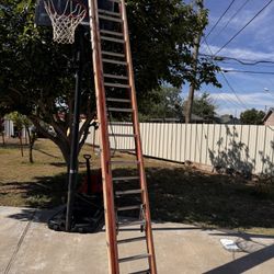 Werner Fiberglass Extension Ladder 20ft