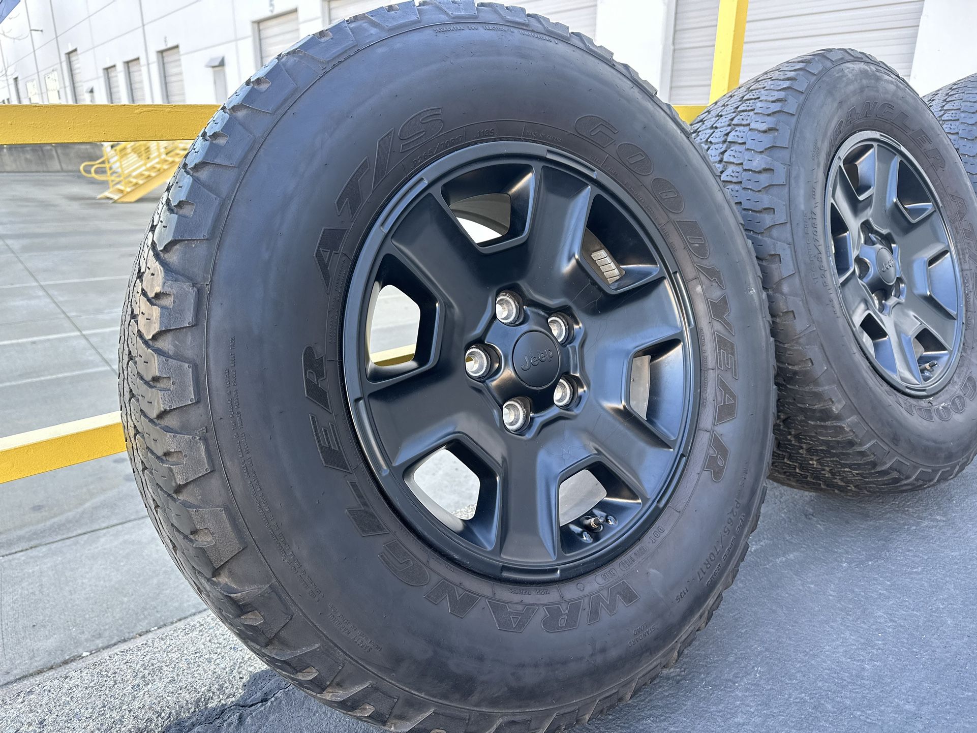 2023 Jeep Gladiator 17" Wheels Rims and Tires Wrangler Rubicon Grand Cherokee