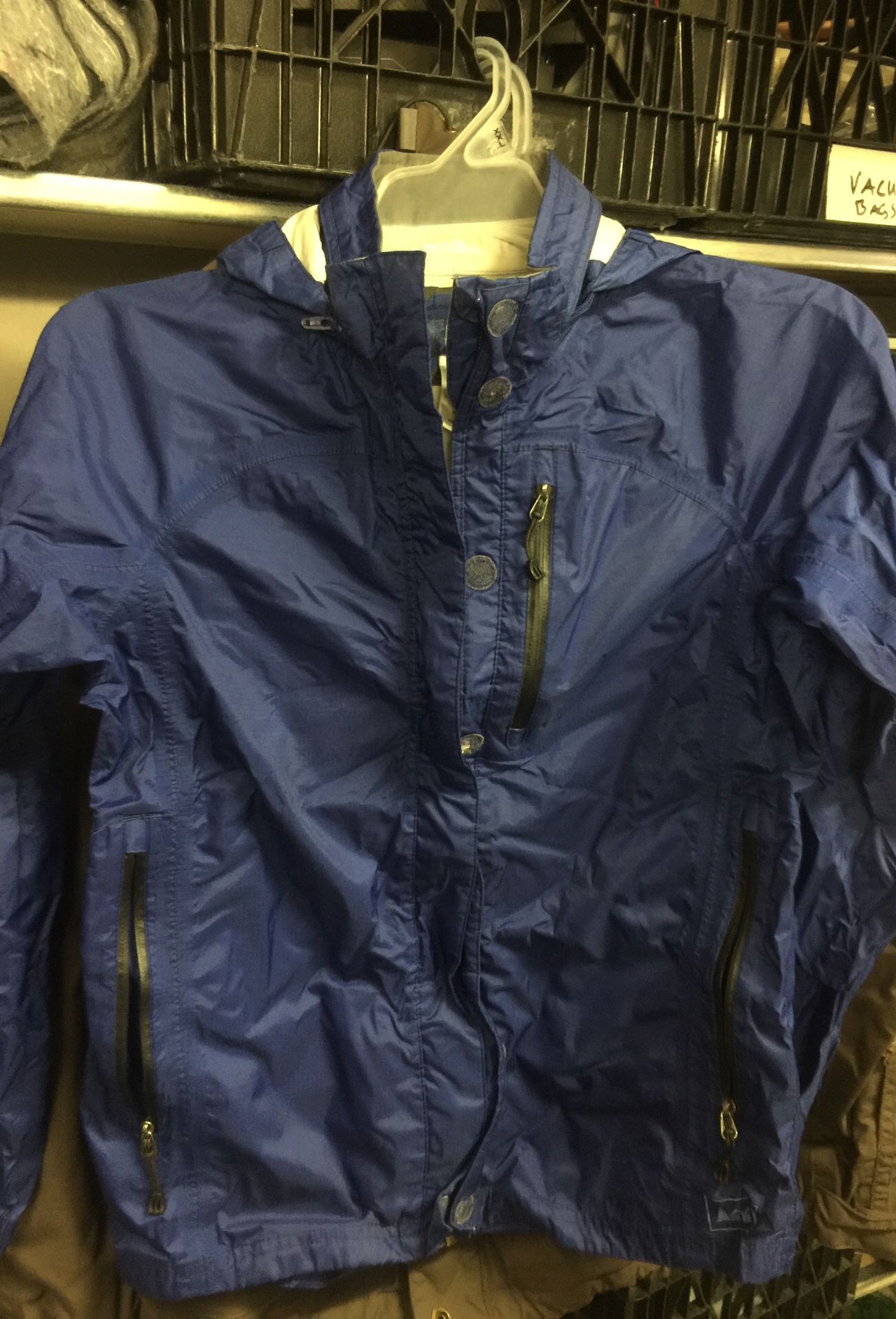 Rei boys rain jacket sz 10