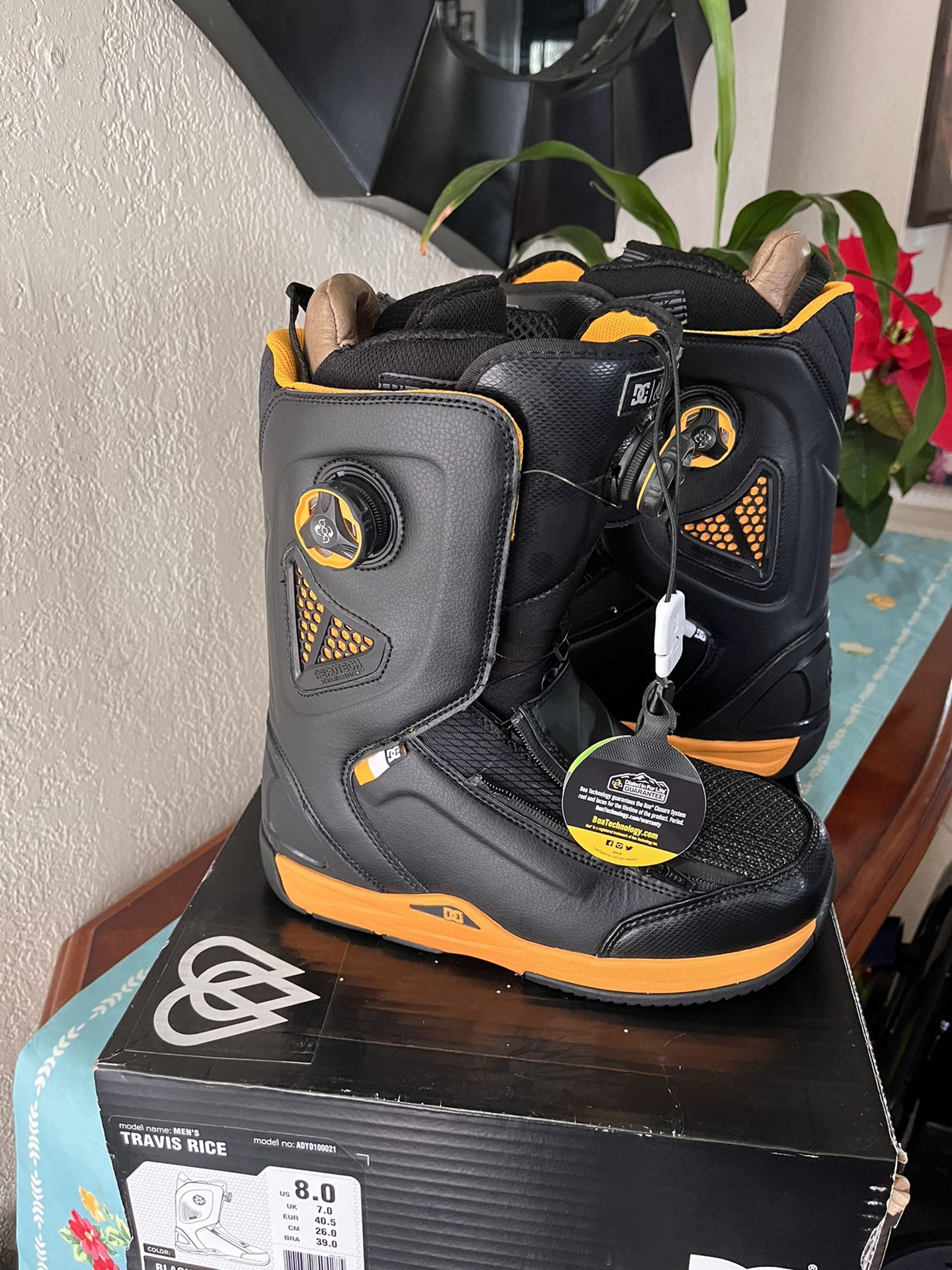 DC Travis Rice Snow Boots New In Box Size 8 
