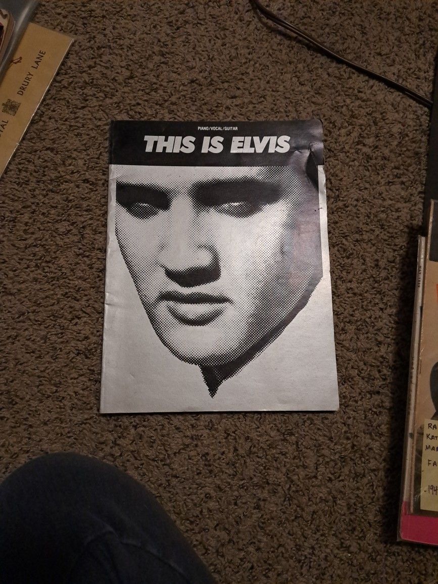 Elvis Presley Piano Vocal &Guitar Book 