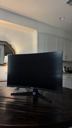 Asus TUF Gaming 32″ Curved Monitor – 144Hz, 1440p
