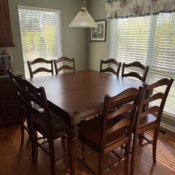 Solid Wood Expandable Kitchen or Dining Room Table with 8 Chairs