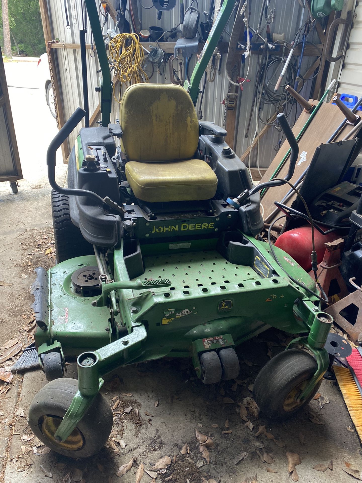 2018 John Deere riding lawn Moore for $2200