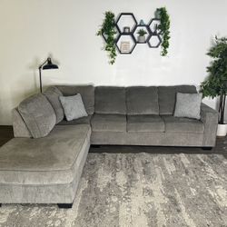 Light Gray Sectional Couch (Can Deliver) 
