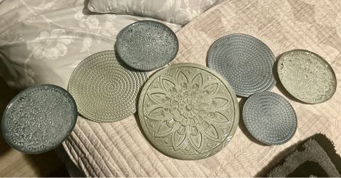 Huge grayish wall decor new $20