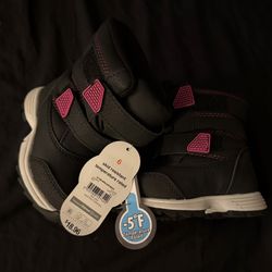 Toddler Snow Boots. 
