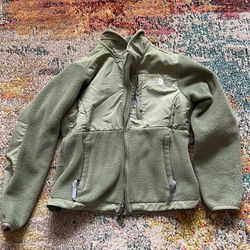 Size S Women’s North Face Jacket 