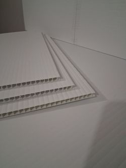 Corrugated plastic sheet 48 " X  24" 10mm Thick