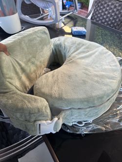 Breast feeding pillow