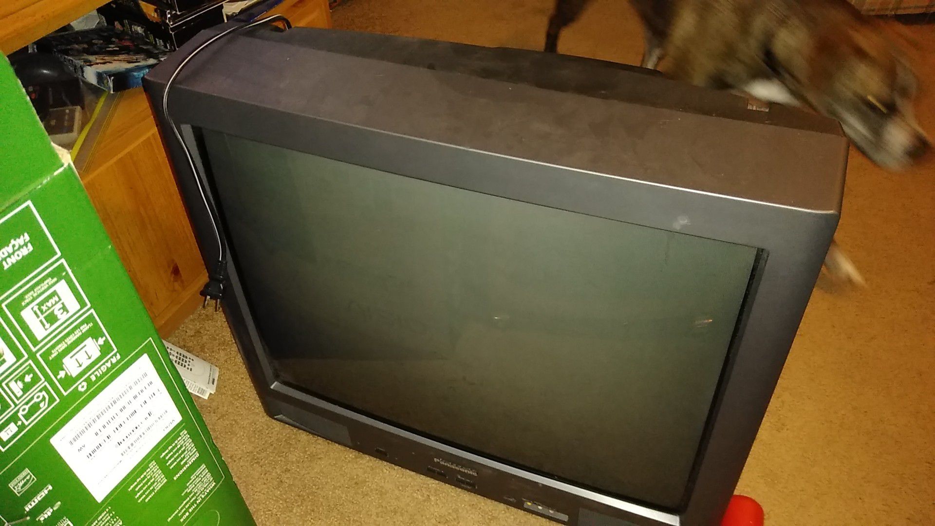 Panasonic original flat screen it works must be able to pick up and hall away it's heavy. You can text me at {contact info removed} for pick up