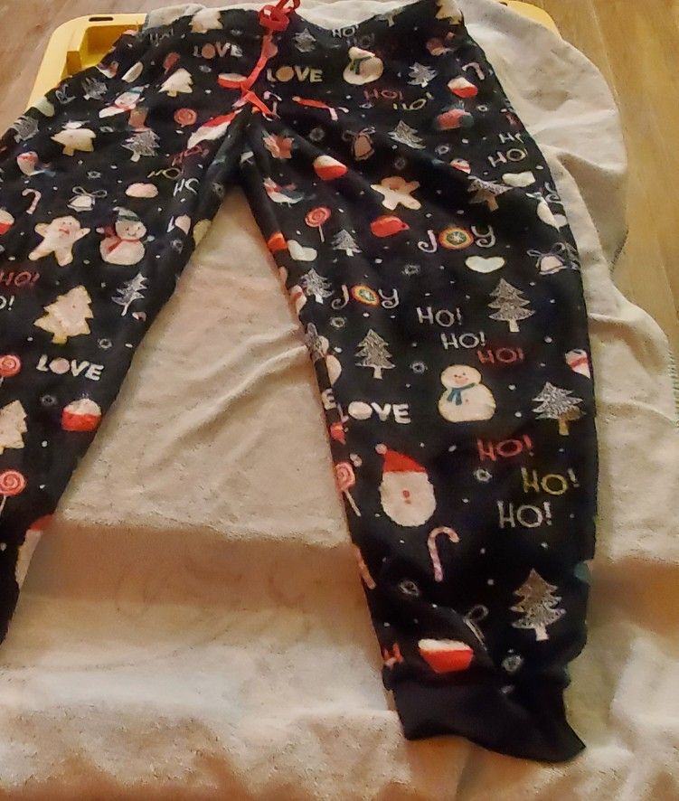 Secret treasures Christmas lounge pants