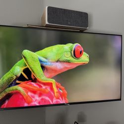 55” 4k QLED TV TCL 55R625 Comes With Remote And Feet