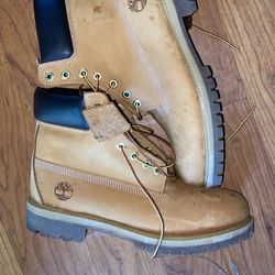Classic Wheat Timberland Boots Sz 9.5