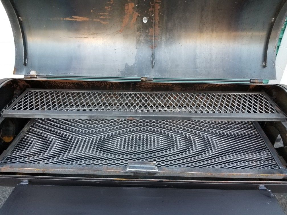 Old Country BBQ Pits Cantina XXL Charcoal Grill for Sale in East Point, GA OfferUp
