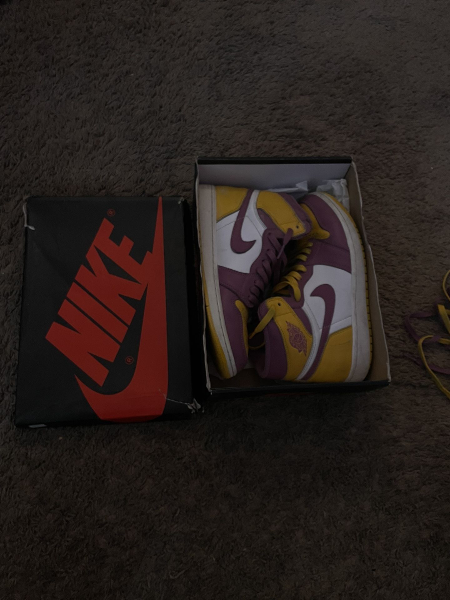 jordan 1s retro (original box)