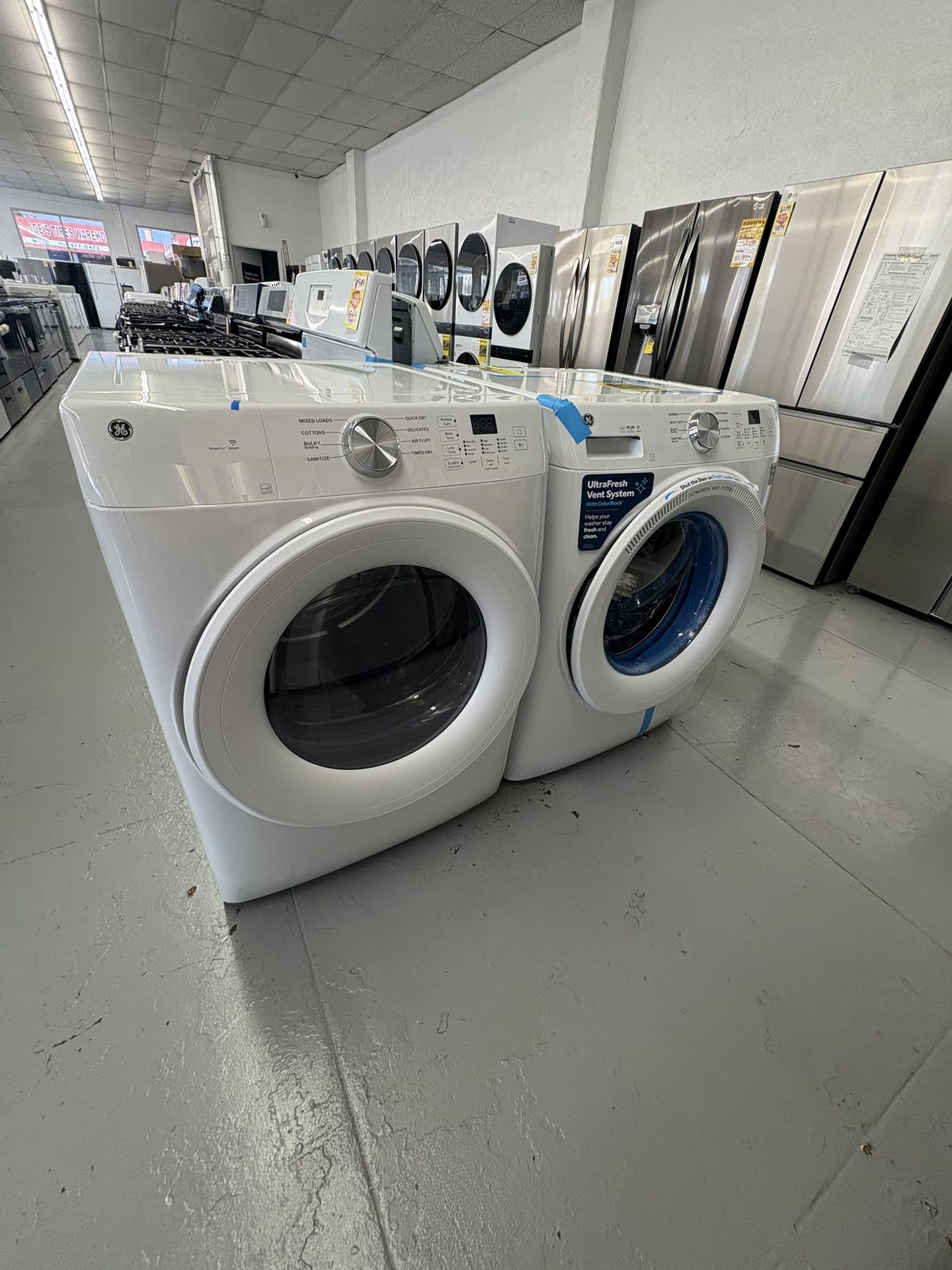 GE 4.6 cu. ft. Smart Front Load Washer with UltraFresh Vent System and OdorBlock 7.8 cu. ft. Capacity vented Smart Front Load Gas Dryer