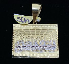$700 Two Tone White and Yellow Gold Last Supper Religious Charm Pendant