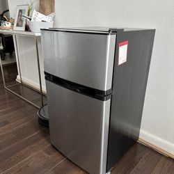 Insignia Mini Fridge With Top Freezer In Stainless Steel