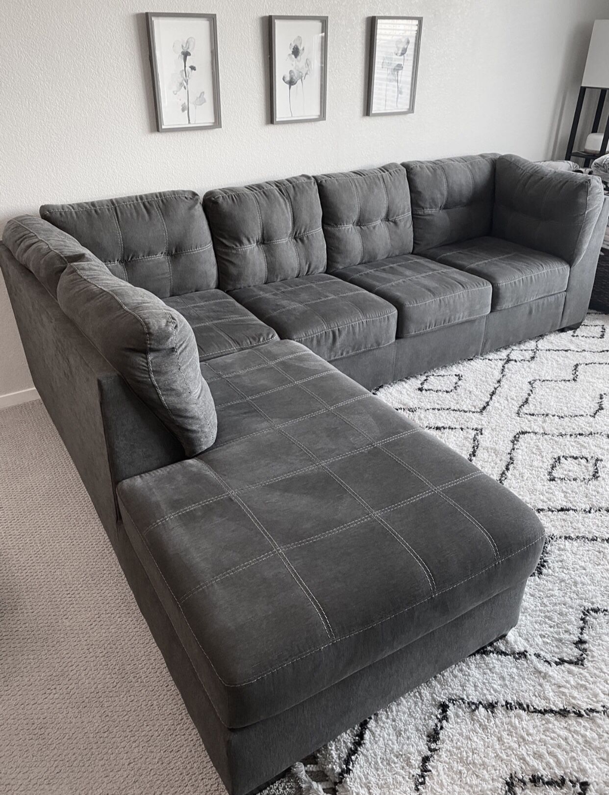 Like New - Ashleys Pullout Bed Modern Gray Sectional Sofa Couch w Chaise  🚚 Delivery Available