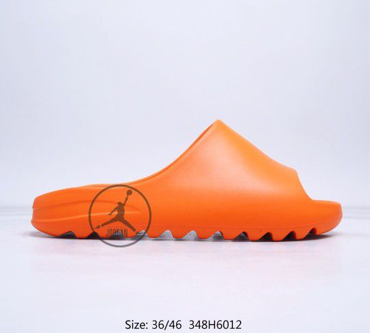 Adidas Yeezy Slide Never Used