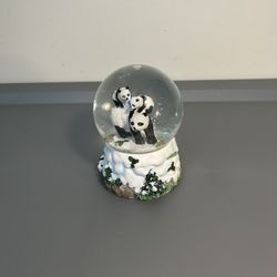 Panda Family Snow Globe – Cute Collectible Decor (Used)