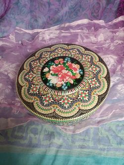 Vintage Cookie Tin Excellent Condition
