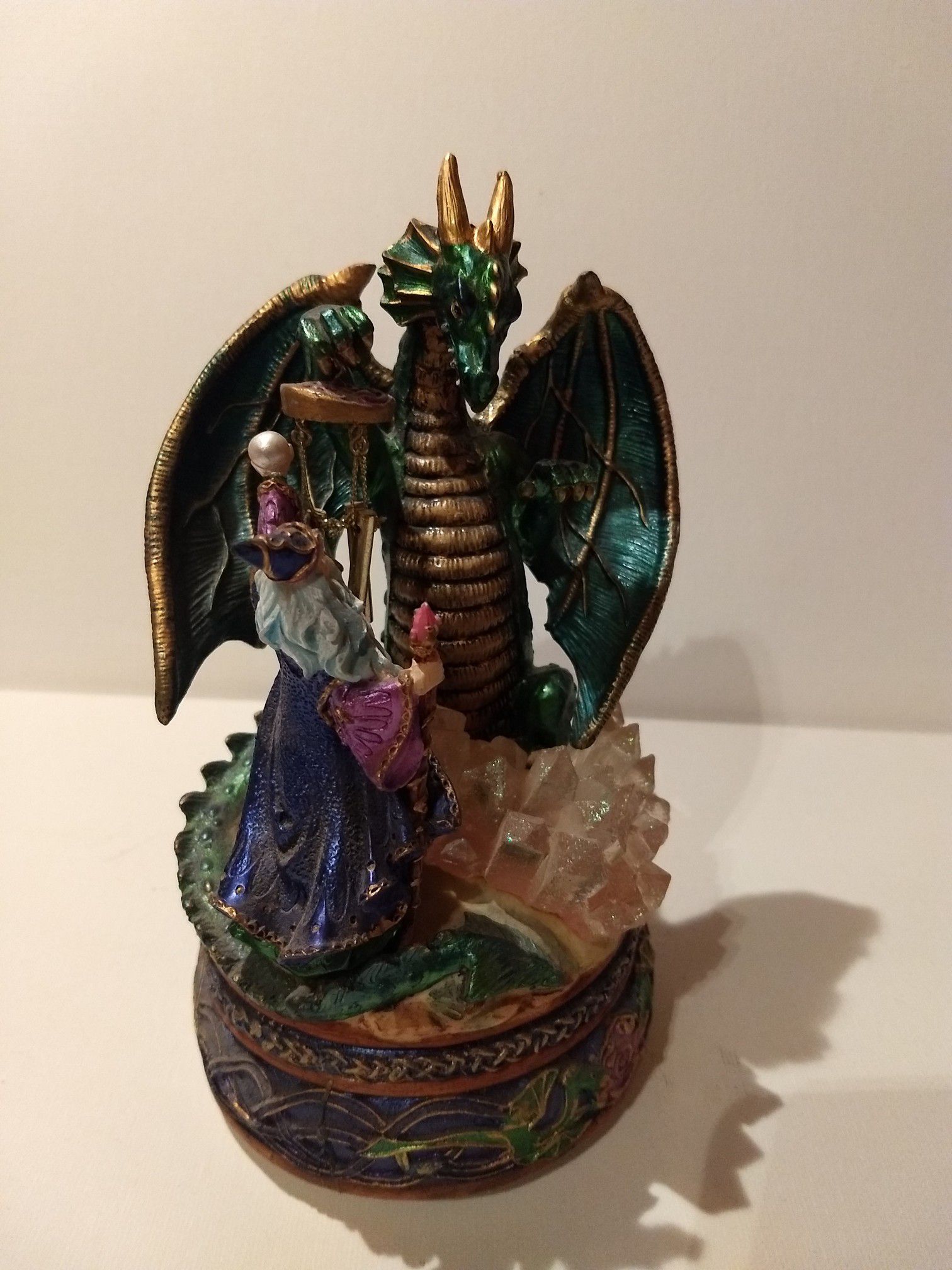 Statue Collectables...Figurine Collector - Dragon/Wizard with bottom twist w/ music