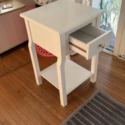 Free End Table 16”x16”x26”