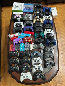 Gaming controllers Xbox PS Nintendo