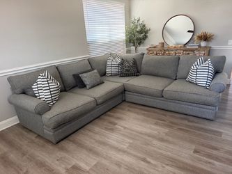 Beautiful 3pc gray sectional sofa