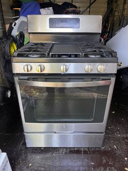 GE Adora 30” Stainless Steel Gas Range