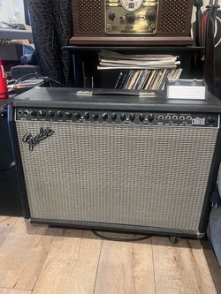 Fender Ultimate Chorus – Made in USA w/ Original Footswitch