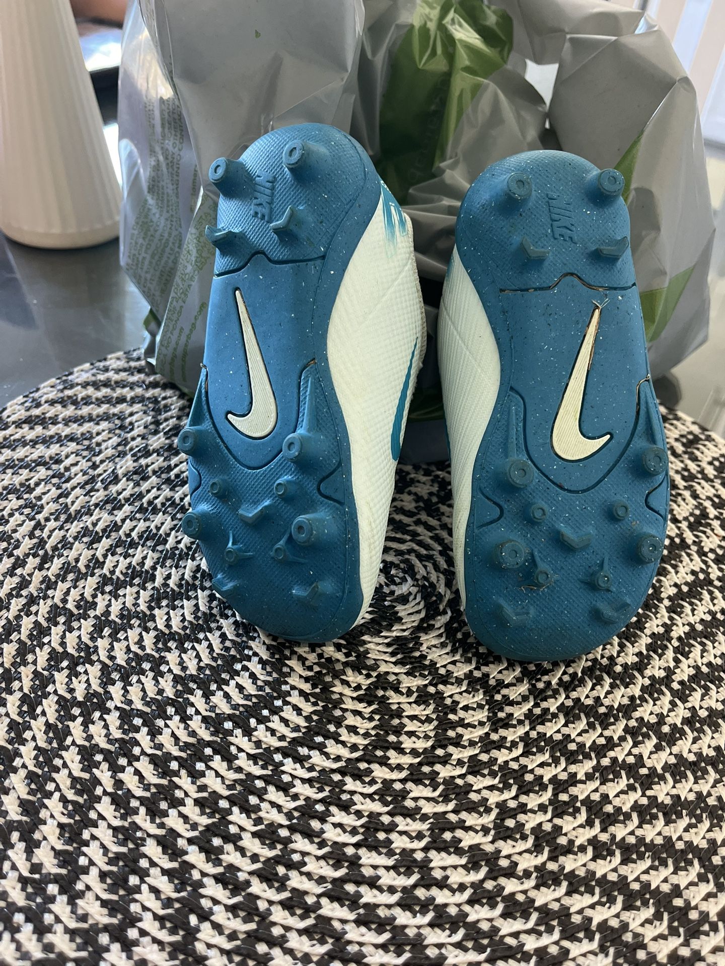 Kids Unisex Soccer Cleats