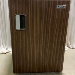 Avanti Mini Fridge 