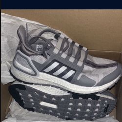 Size 5 Adidas Women's Ultraboost Dna City Xplorer Outdoor Trail Shoes