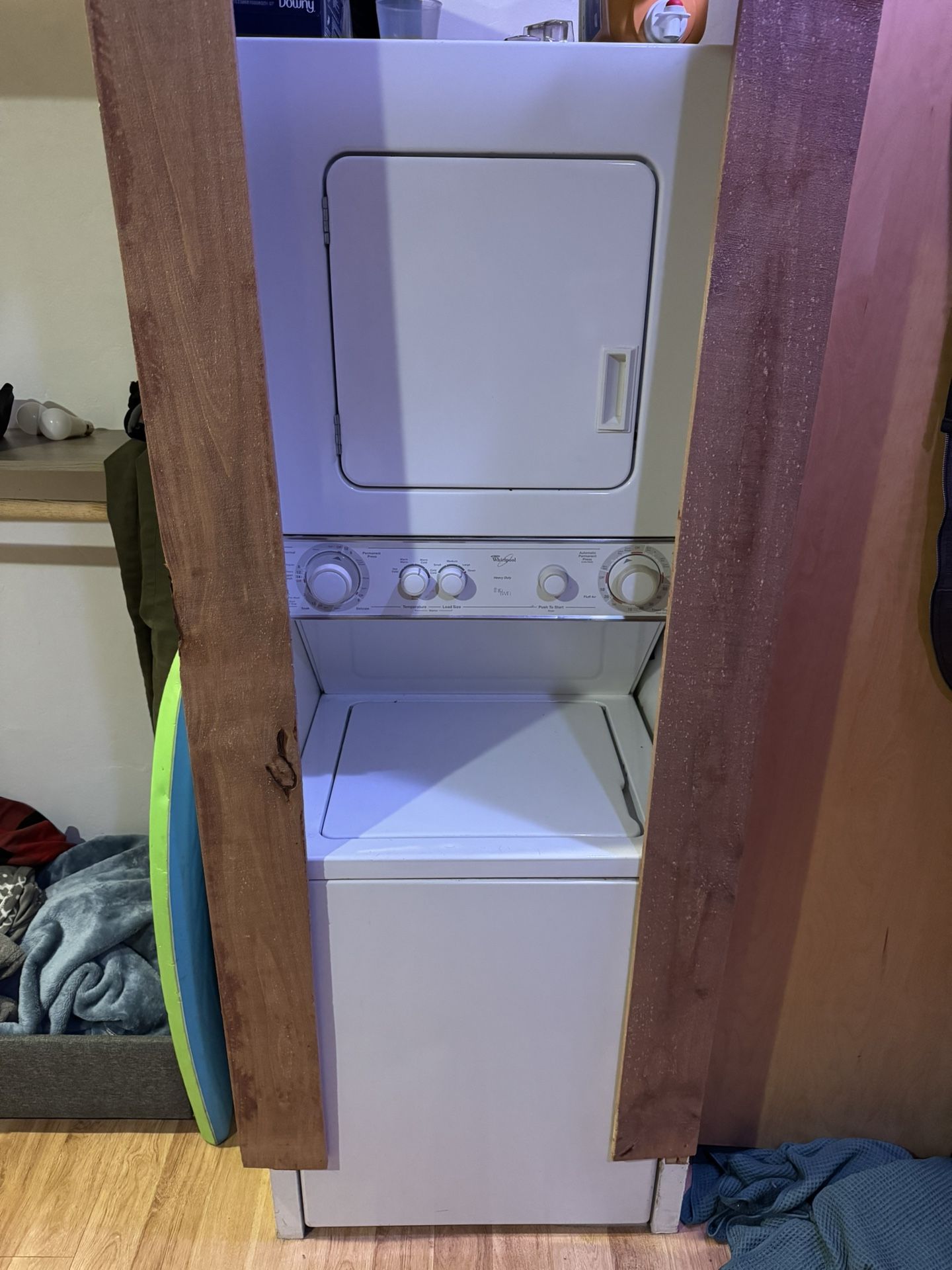 Whirlpool Thin twin Stackable Washer And Dryer 220v