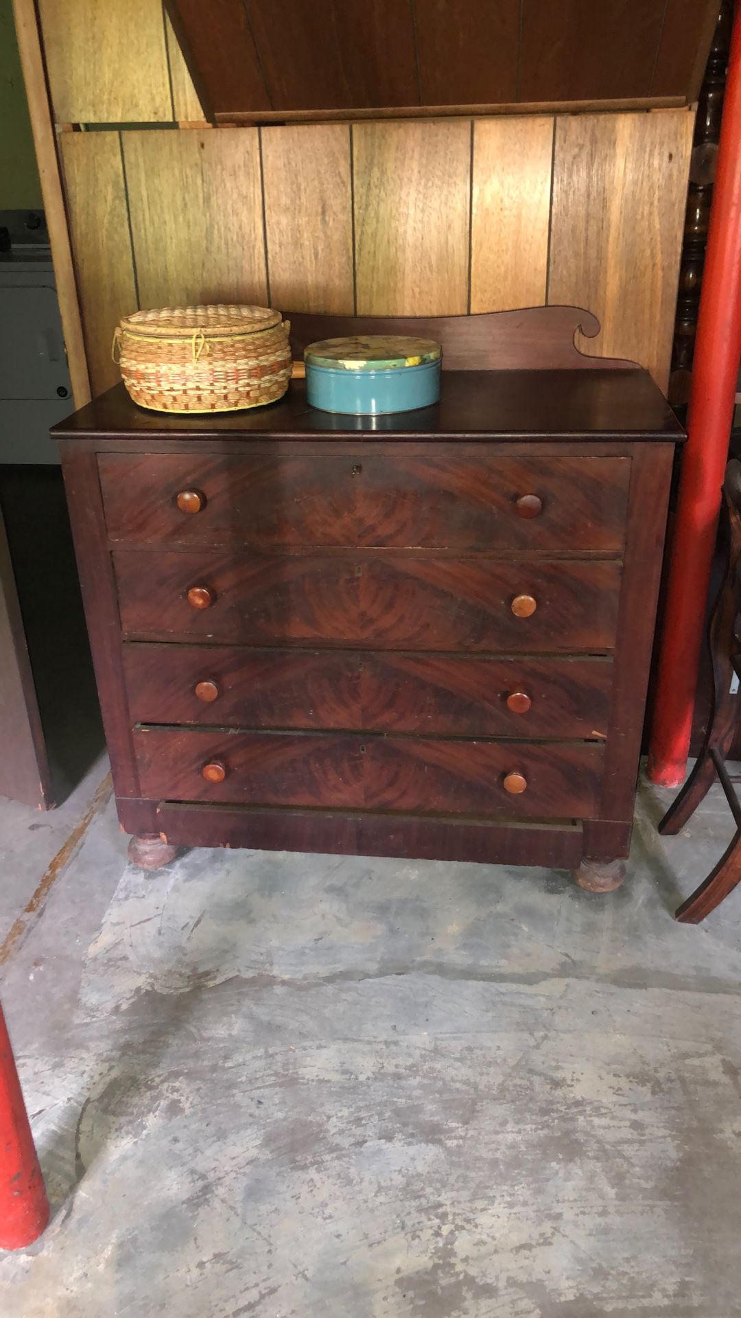 Dresser