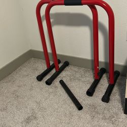 Pull Up/Dip Bar
