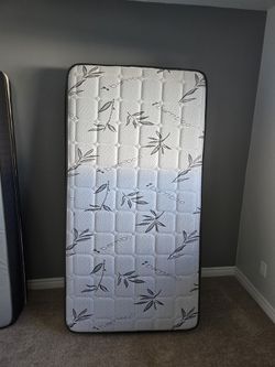 Colchones Nuevos Y 2 Cajoneras