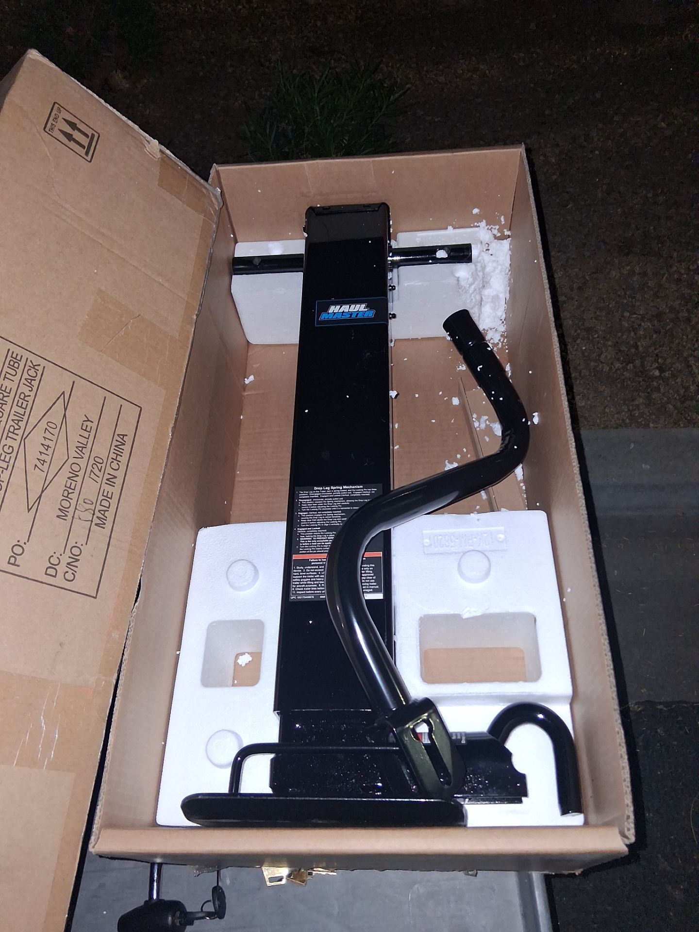 Drop leg trailer jack 10,000 pound( brand new) and other new tools ..
