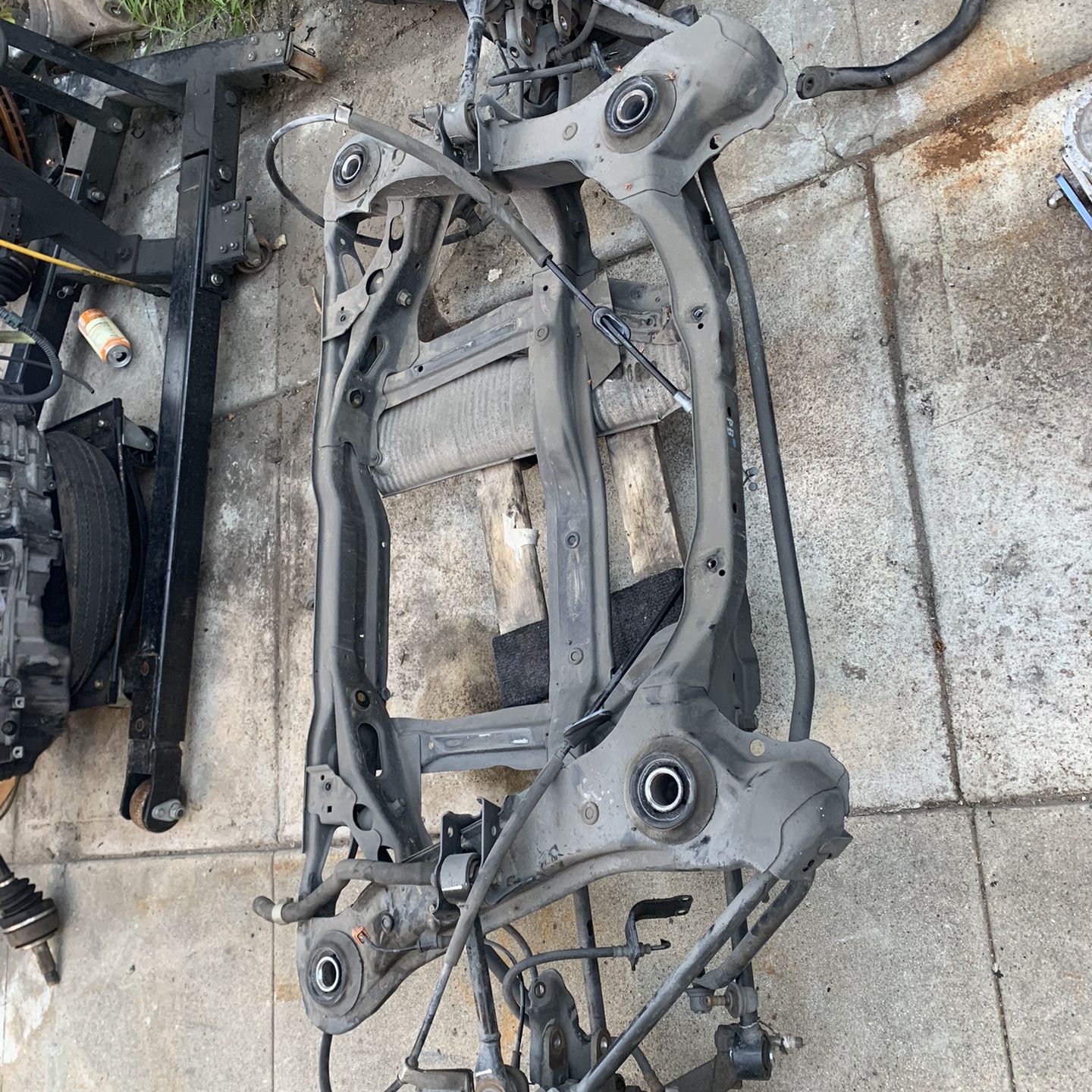 Acura Tl Rear Subframe Complete W/brakes No Bends