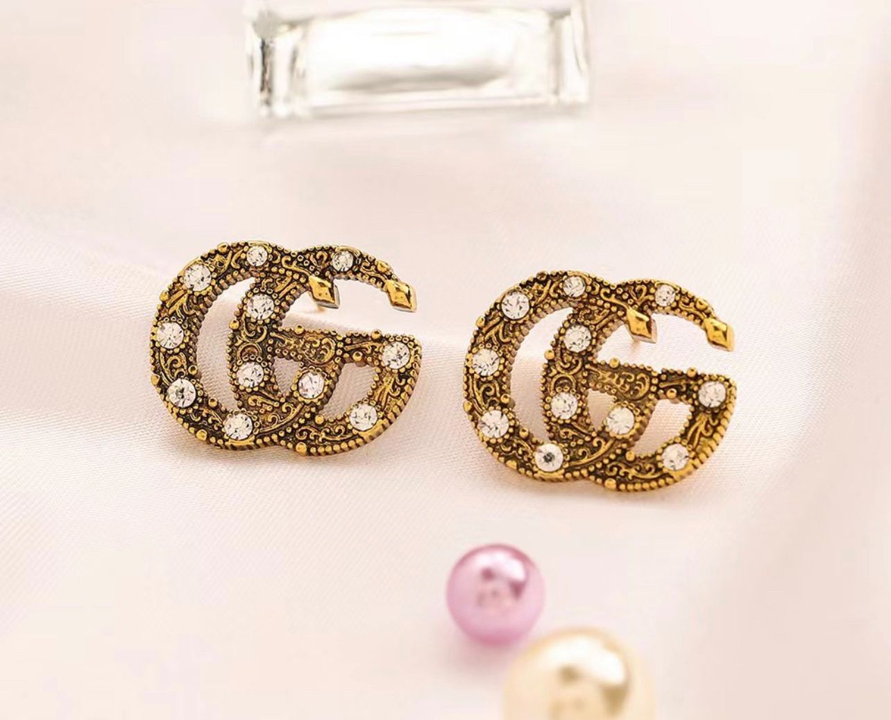 GG Pearl Gold Vintage Stud Earrings