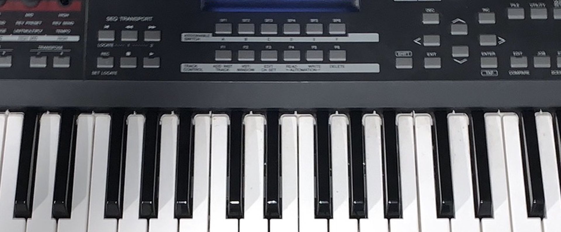 YAMAHA MOX6 61-key Music Production Workstation Synthesizer Keyboard